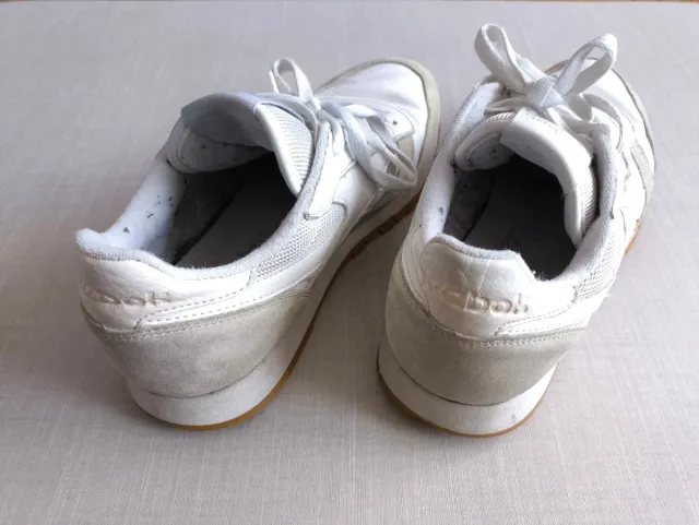 Zapatillas Reebok Clásicas Blancas y Beige