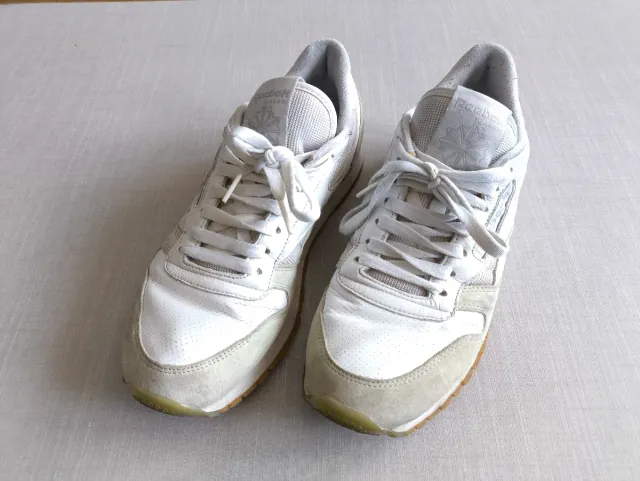 Zapatillas Reebok Clásicas Blancas y Beige