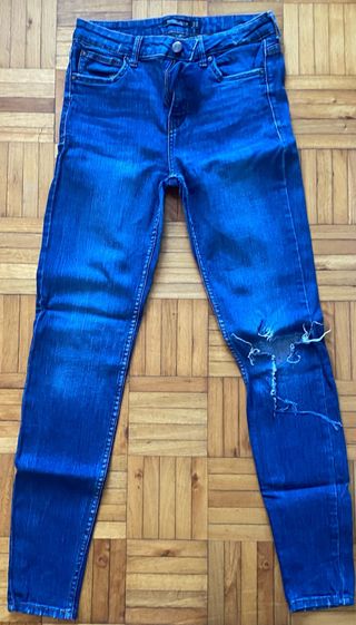 Pantalón vaquero Bershka desgastado