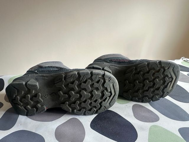 Botas de montaña niña talla 24