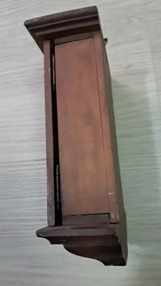 Pequeño altar de madera