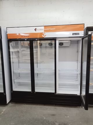 Nevera Expositora de Bebidas 3 puertas de Cristal