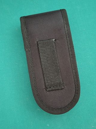 Pequenas Bolsas Multifunções - canivetes, alicates