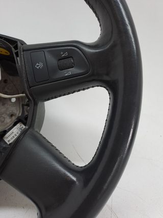 VOLANTE AUDI A4 AVANT (8E) (2)