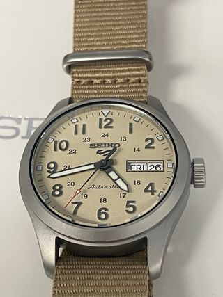 Reloj Seiko 5 Sports Field Beige 36,4mm SRPJ83K1