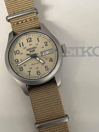 Reloj Seiko 5 Sports Field Beige 36,4mm SRPJ83K1