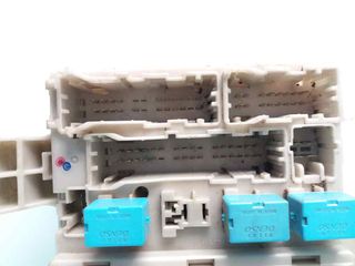CAJA RELES / FUSIBLES TOYOTA LAND CRUISER (J10) (4)