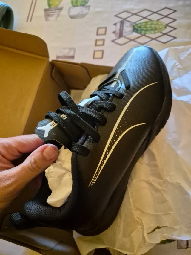 Botas fútbol sala niño Puma negras