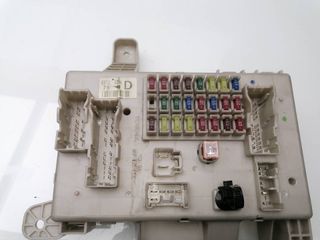 CAJA RELES / FUSIBLES TOYOTA LAND CRUISER (J10) (3)