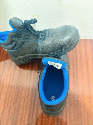 Zapatas de trabajo negras ytalla 41