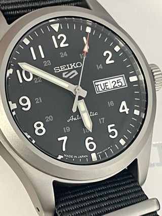 Reloj SEIKO 5 Sport Field Grey 39,4mm SRPG31K1