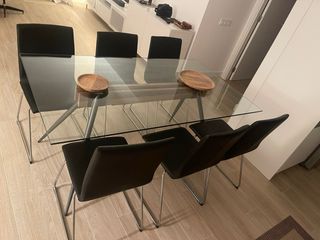 Mesa comedor cristal y 6 sillas negras