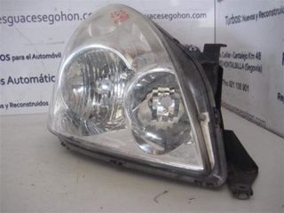FARO DERECHO TOYOTA COROLLA VERSO (R1)