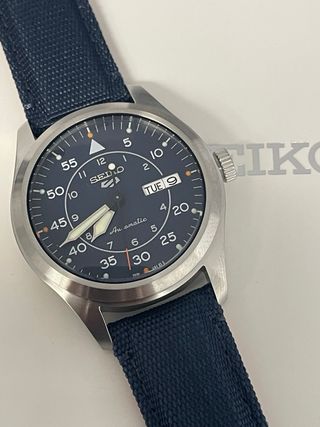 Reloj SEIKO 5 Sports Field Azul 39,4mm SRPH31K1