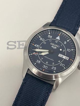 Reloj SEIKO 5 Sports Field Azul 39,4mm SRPH31K1