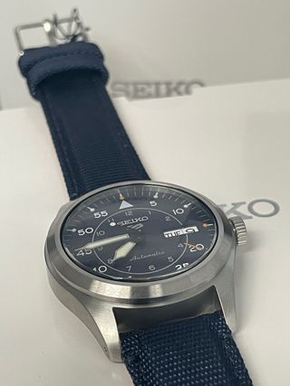 Reloj SEIKO 5 Sports Field Azul 39,4mm SRPH31K1