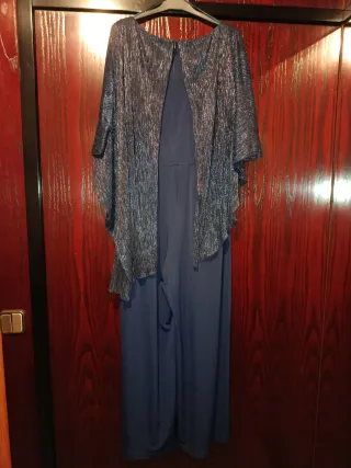 Vestido de noche azul plateado