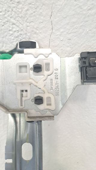 ELEVALUNAS TRASERO IZQUIERDO PEUGEOT 3008 (2)