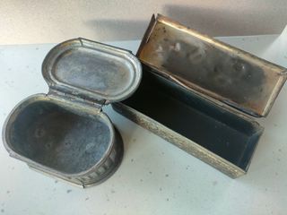 Antichi contenitori in metallo