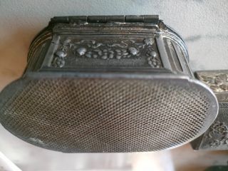 Antichi contenitori in metallo