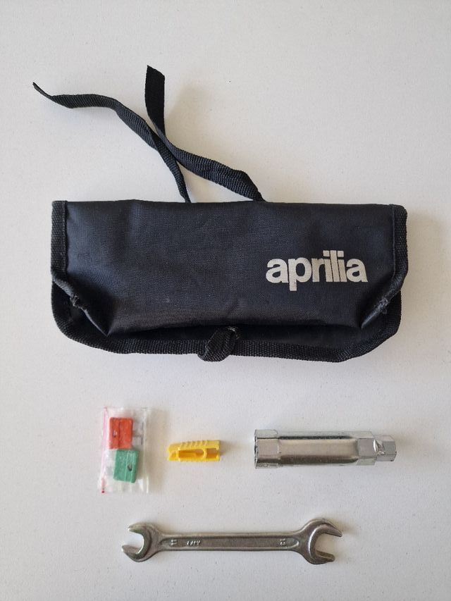 Bolsa Herramientas Moto Aprilia Mana 850 Original
