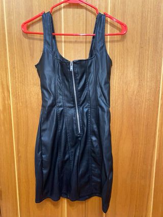 Vestido negro efecto cuero
