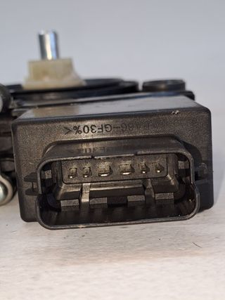 MOTOR ELEVALUNAS TRASERO IZQUIERDO KIA CEED (4)