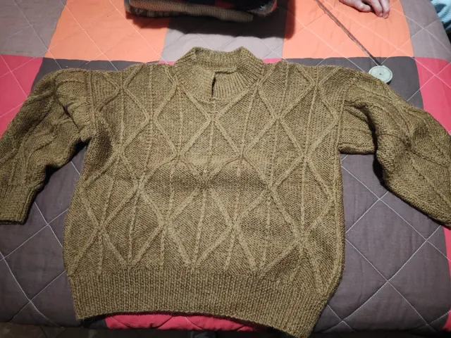 Jersey de lana marrón con rombos