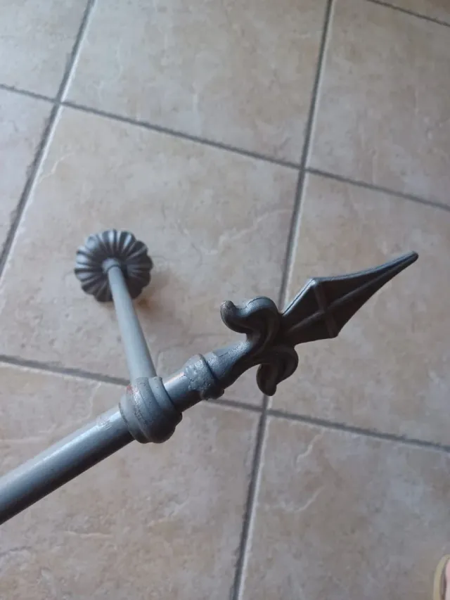 Bastone per tende in metallo grigio