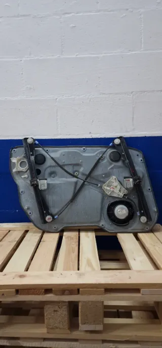 Elevalunas delatero derecho seat ibiza 6L1 2002