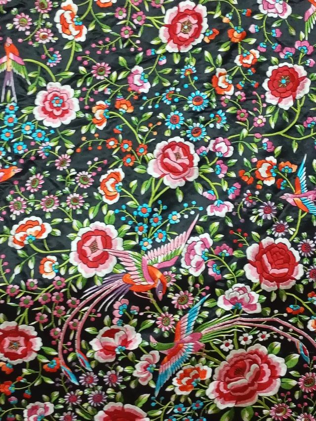 Manton Foronda bordado a mano