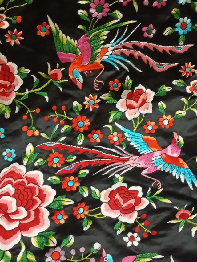 Manton Foronda bordado a mano