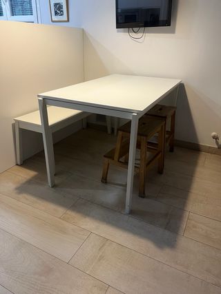 Mesa, banco y 2 taburetes IKEA
