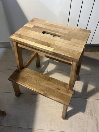 Mesa, banco y 2 taburetes IKEA
