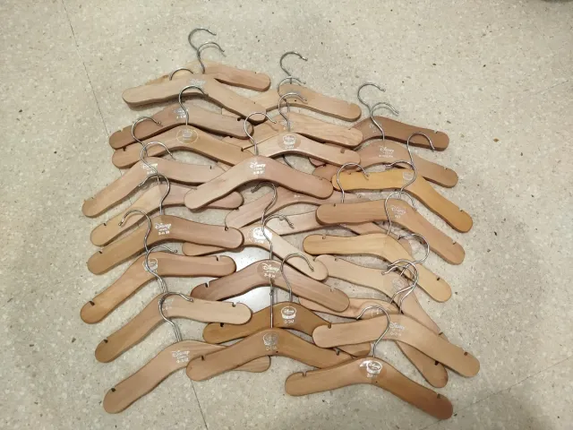 Lote 25 Perchas Madera Disney Bebé