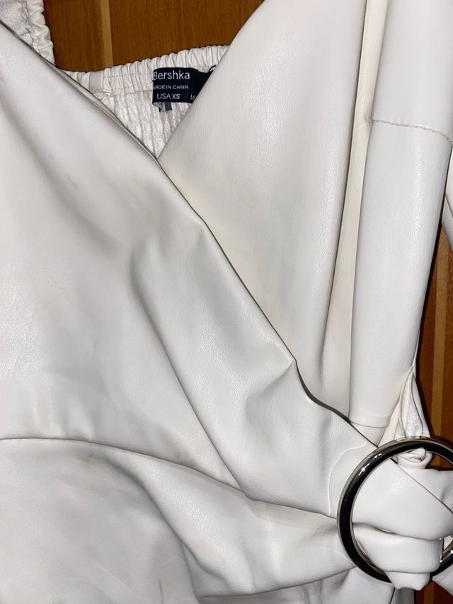 Vestido Bershka blanco cruzado aro M