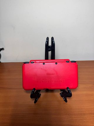 Nintendo New 2DS XL Pokeball