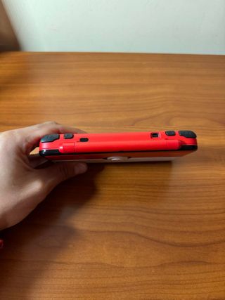 Nintendo New 2DS XL Pokeball
