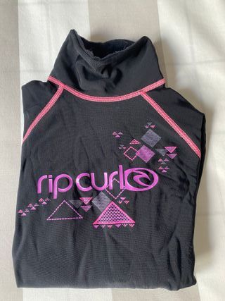Camisetas acuáticas Rip Curl y Roxy 