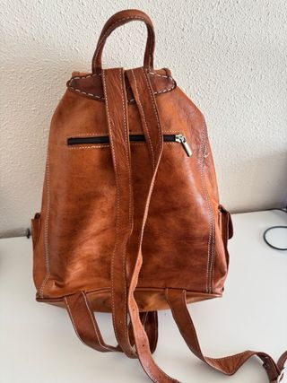 Mochila de cuero natural