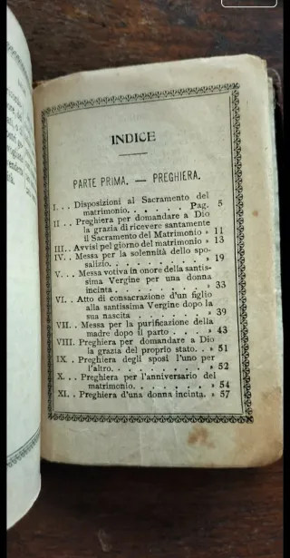Antico libro religioso