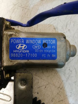 MOTOR ELEVALUNAS DELANTERO DERECHO HYUNDAI MATRIX (FC)