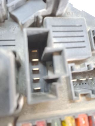 CAJA RELES / FUSIBLES BMW SERIE 5 BERLINA (E60) (3)