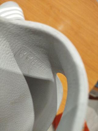 Chanclas Adidas Gris y Blanco