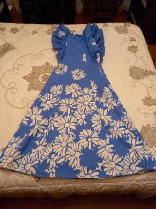 Vestido Zara floral azul talla L