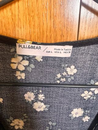 Vestido negro con flores amarillas