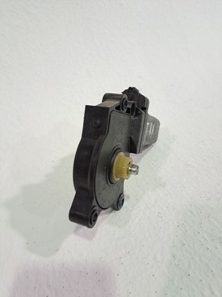 MOTOR ELEVALUNAS TRASERO DERECHO SSANGYONG KYRON