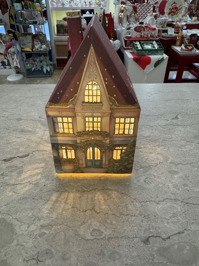 Casa Hervit in carta con luce LED