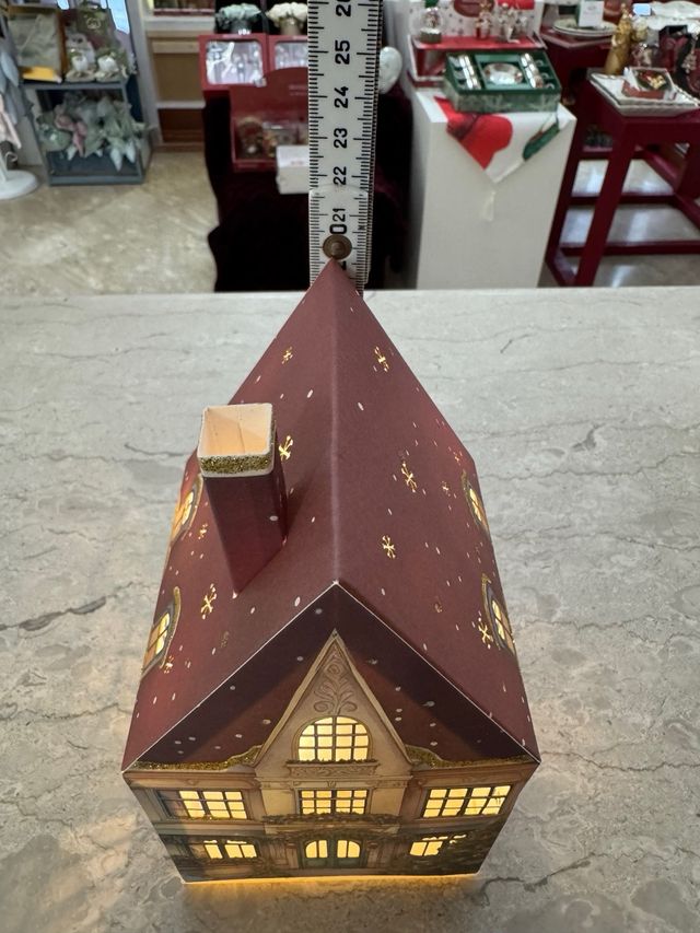 Casa Hervit in carta con luce LED