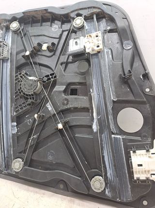 ELEVALUNAS DELANTERO DERECHO HYUNDAI TUCSON (4)